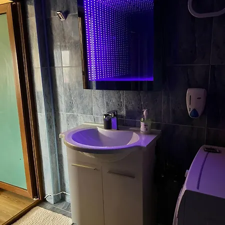 Inchis Temporar Apartment *