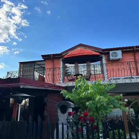 Inchis Temporar Apartment